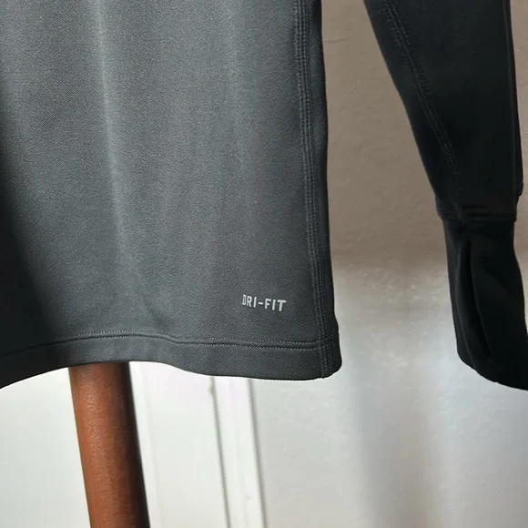 Nike Men's Black and Gray 3/4 Zip DriFit Pullover Size Large |D117 - Picture 5 of 5